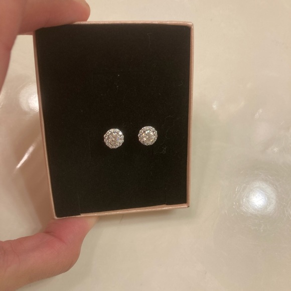 SPECTACULAR Moissanite Stud Earrings - Picture 5 of 5